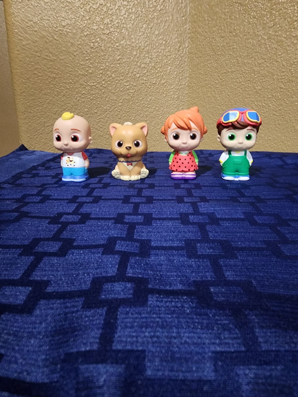 CoComelon JJ & Family Figure Set Cute Collectible Kids Figures